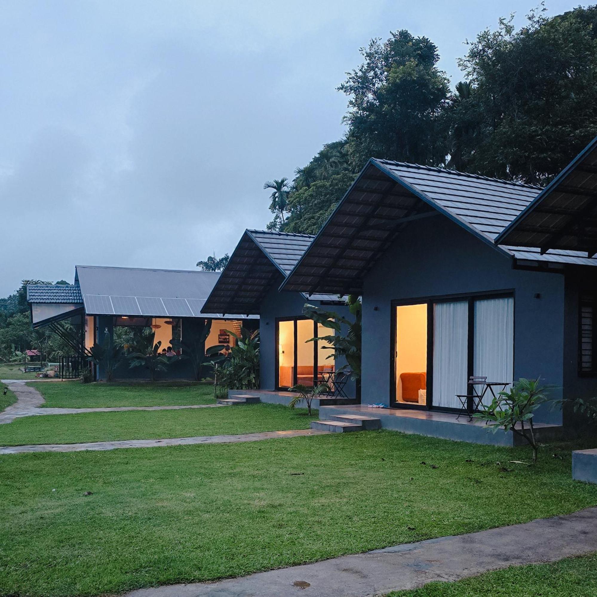 Bendheka - Cliff Front Cottages Coorg Gonikoppal Zewnętrze zdjęcie